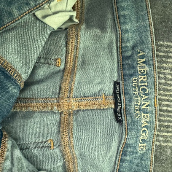 American Eagle Outfitters Light Blue Stretch Jeans - Picture 4 of 10
